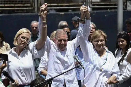 Líder opositor venezolano Edmundo González (centro), en imagen de julio del 2024. Foto: AFP