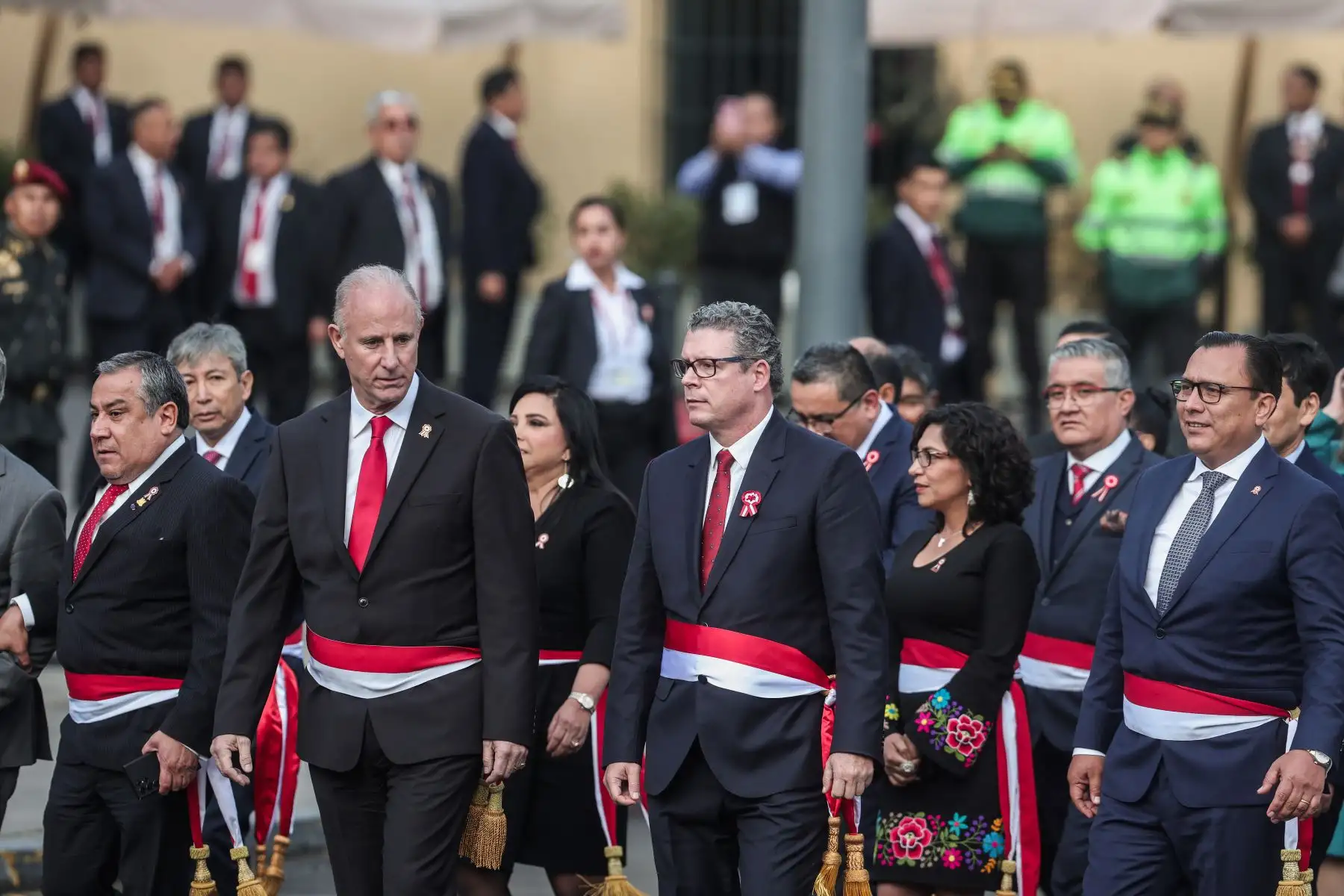 Ministros de Estado se despiden en los exteriores de Palacio de Gobierno de regreso luego del tradicional mensaje a la Nación durante el Día de la Independencia de Perú en Lima. Foto: ANDINA/ Connie Calderón