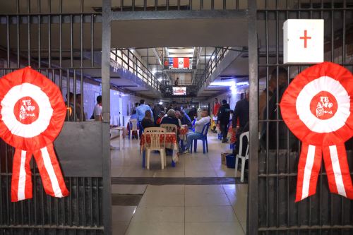 Fiestas Patrias 2024:  internos del Penal de Lurigancho escuchan el Mensaje a la Nación