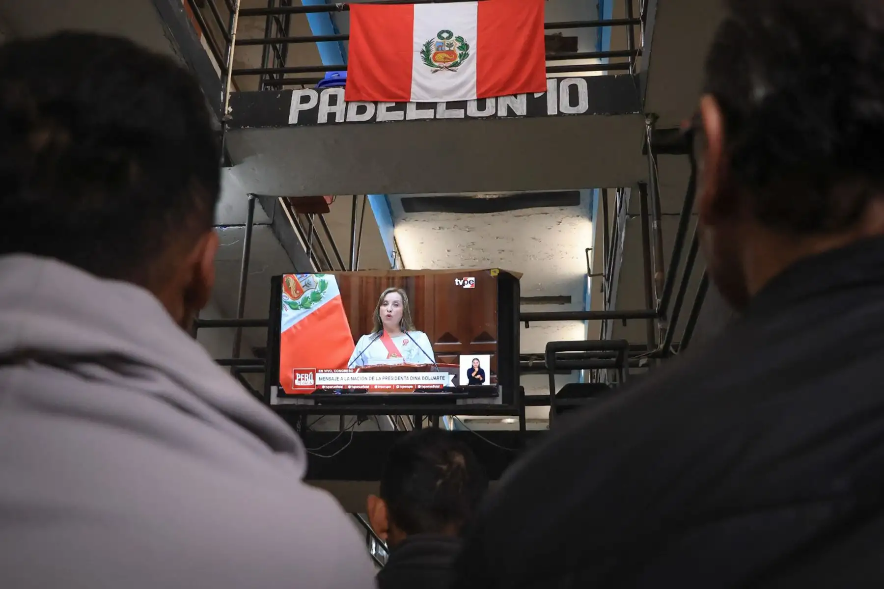 En el 203º Aniversario de la Proclamación de la Independencia Nacional, el discurso de la presidenta Dina Boluarte llegó a los internos del Penal de Lurigancho, brindando un mensaje de unidad y esperanza.
Foto: ANDINA/ Prensa Presidencia