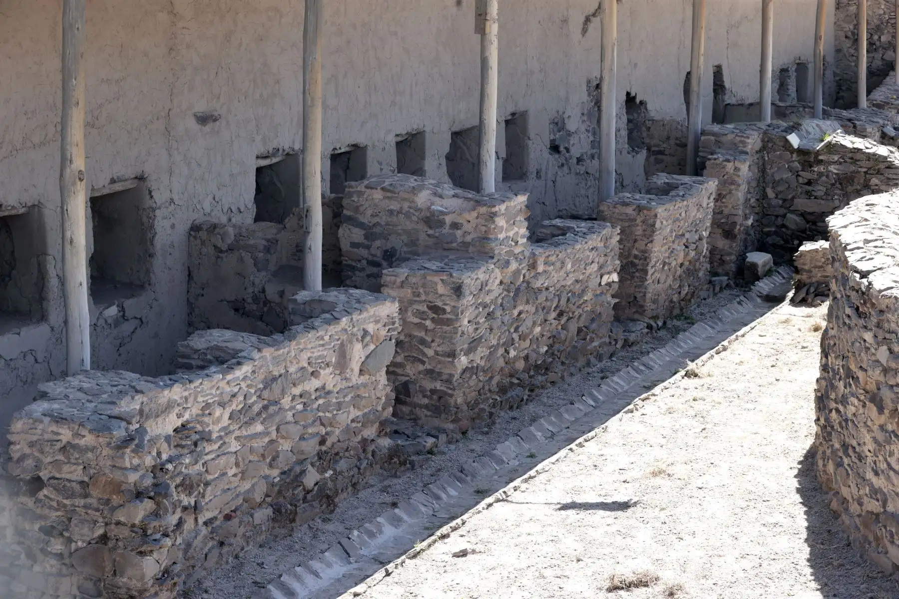 En el día de la Patria, 28 de julio gran cantidad de cuidadanos visitaron al Santuario Histórico Cultura Wari. Familias enteras de diversas parte del país llegaron a conocer el lugar histórico. abundaron para llevarse un buen recuerdo.
Foto: ANDINA/Vidal Tarqui