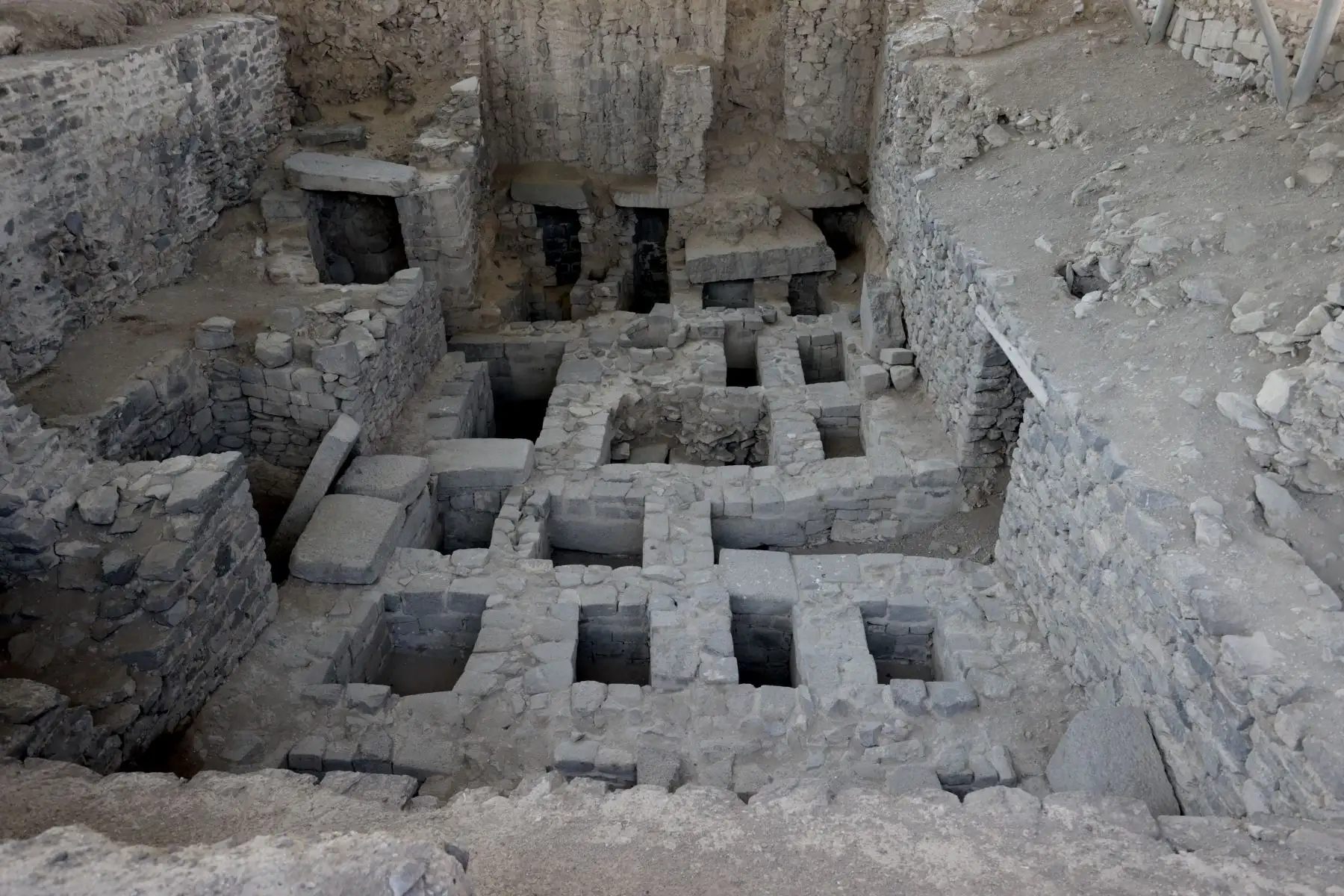 En el día de la Patria, 28 de julio gran cantidad de cuidadanos visitaron al Santuario Histórico Cultura Wari. Familias enteras de diversas parte del país llegaron a conocer el lugar histórico. abundaron para llevarse un buen recuerdo.
Foto: ANDINA/Vidal Tarqui