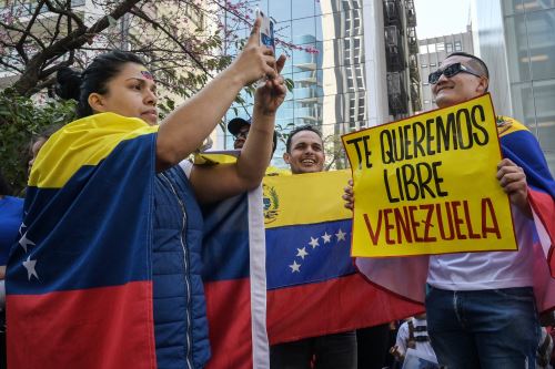 Elecciones en Venezuela: Venezolanos en el extranjero protestan tras los resultados que dan por ganador a Nicolas Maduro
