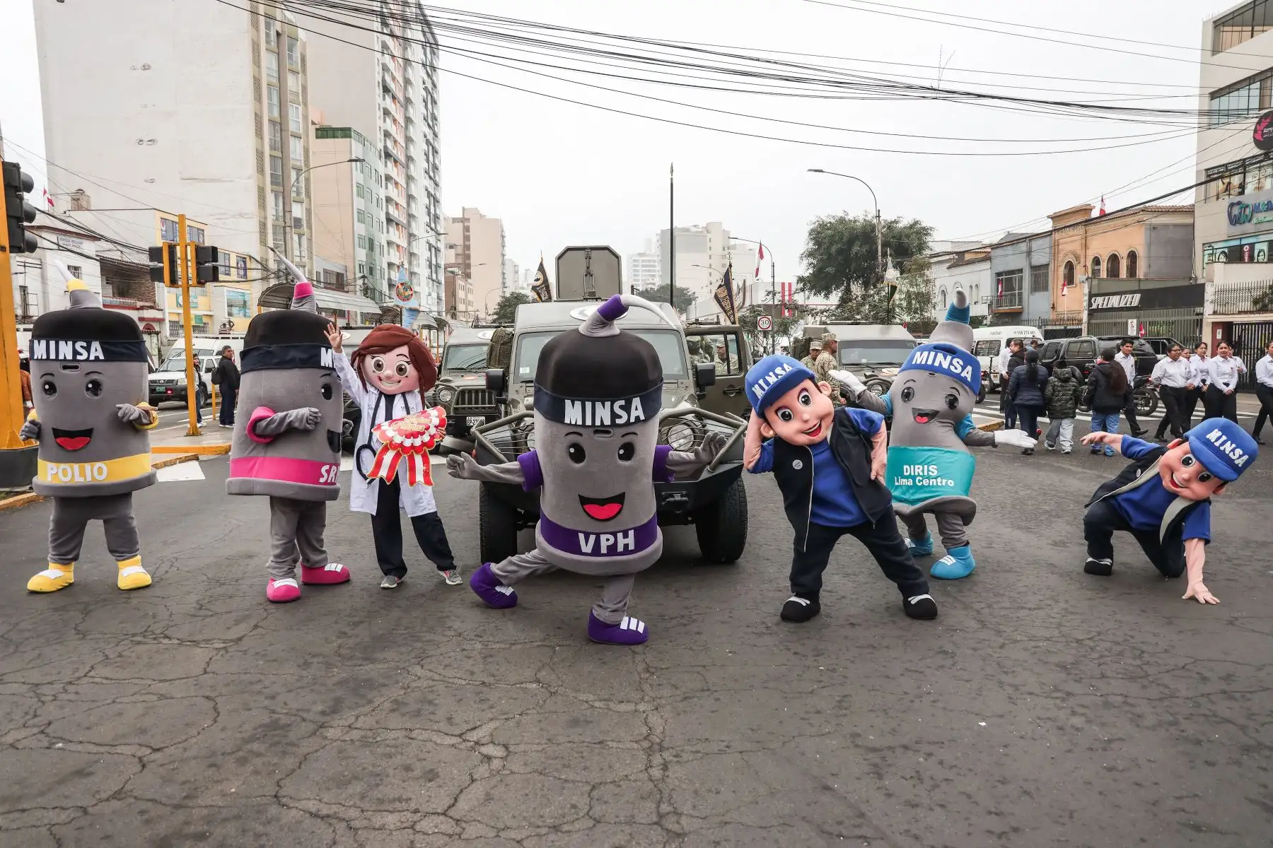 Minsa despliega brigadas de vacunación gratuita contra la influenza, neumococo y covid-19 disponibles para los asistentes a la Gran Parada y Desfile Cívico Militar. Foto: ANDINA/ Connie Calderon