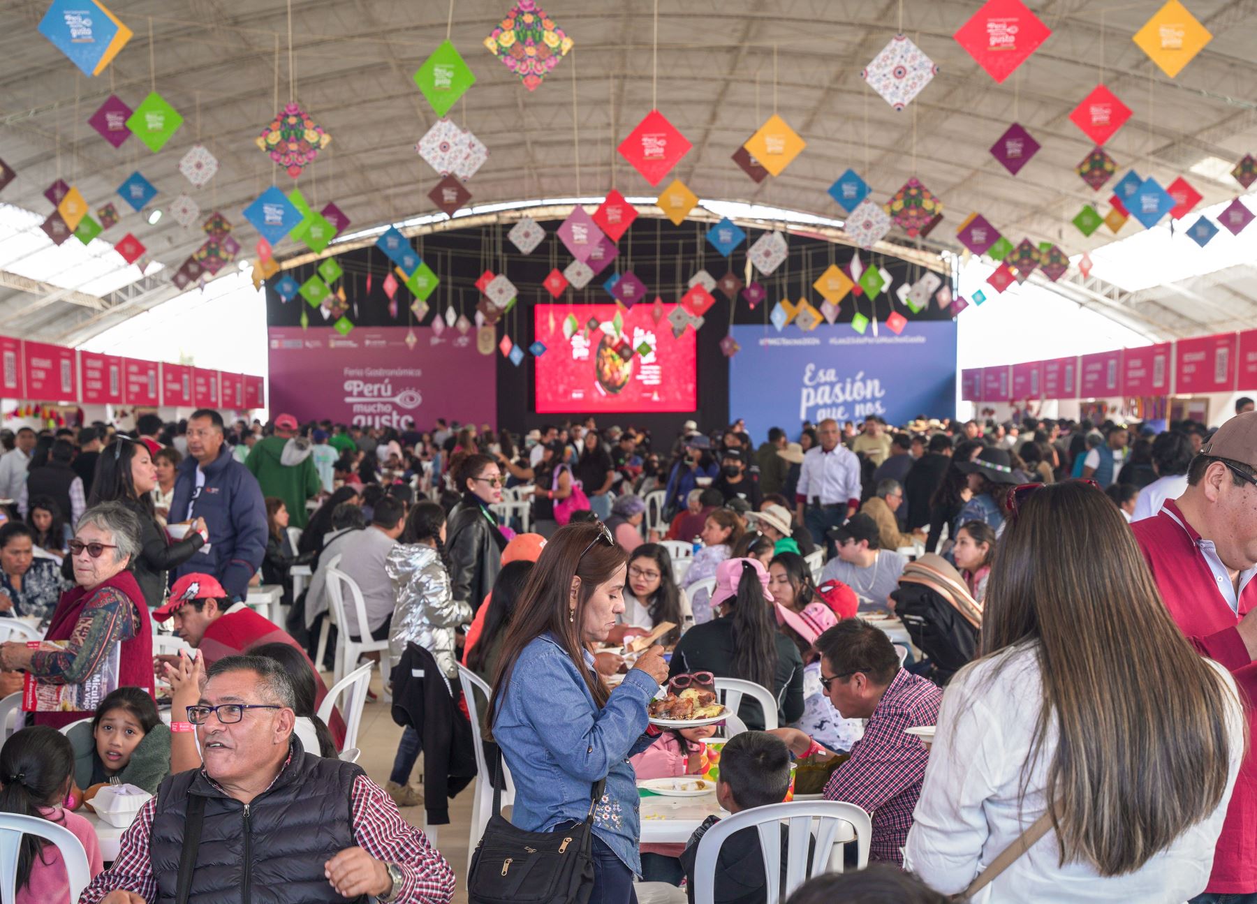 La edición Bicentenario de la feria gastronómica Perú Mucho Gusto celebrada en Tacna fue un éxito total al convocar a más de 85,000 personas durante los tres días del certamen. ANDINA/Difusión