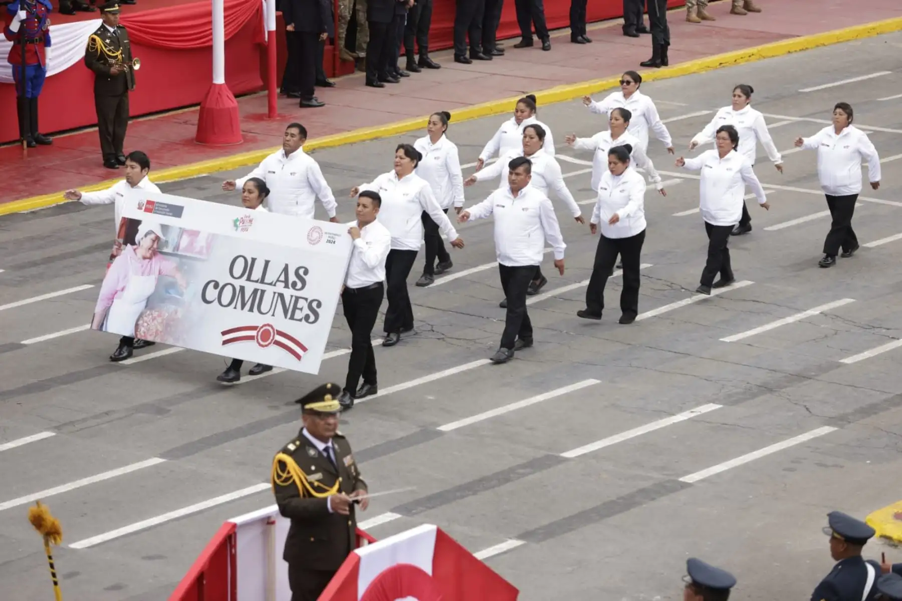 Ollas comunes en la Gran Parada y Desfile Cívico Militar 2024 como parte de los actos conmemorativos por el 203° aniversario de la Independencia del Perú.
Foto: ANDINA/ Luis Iparraguirre