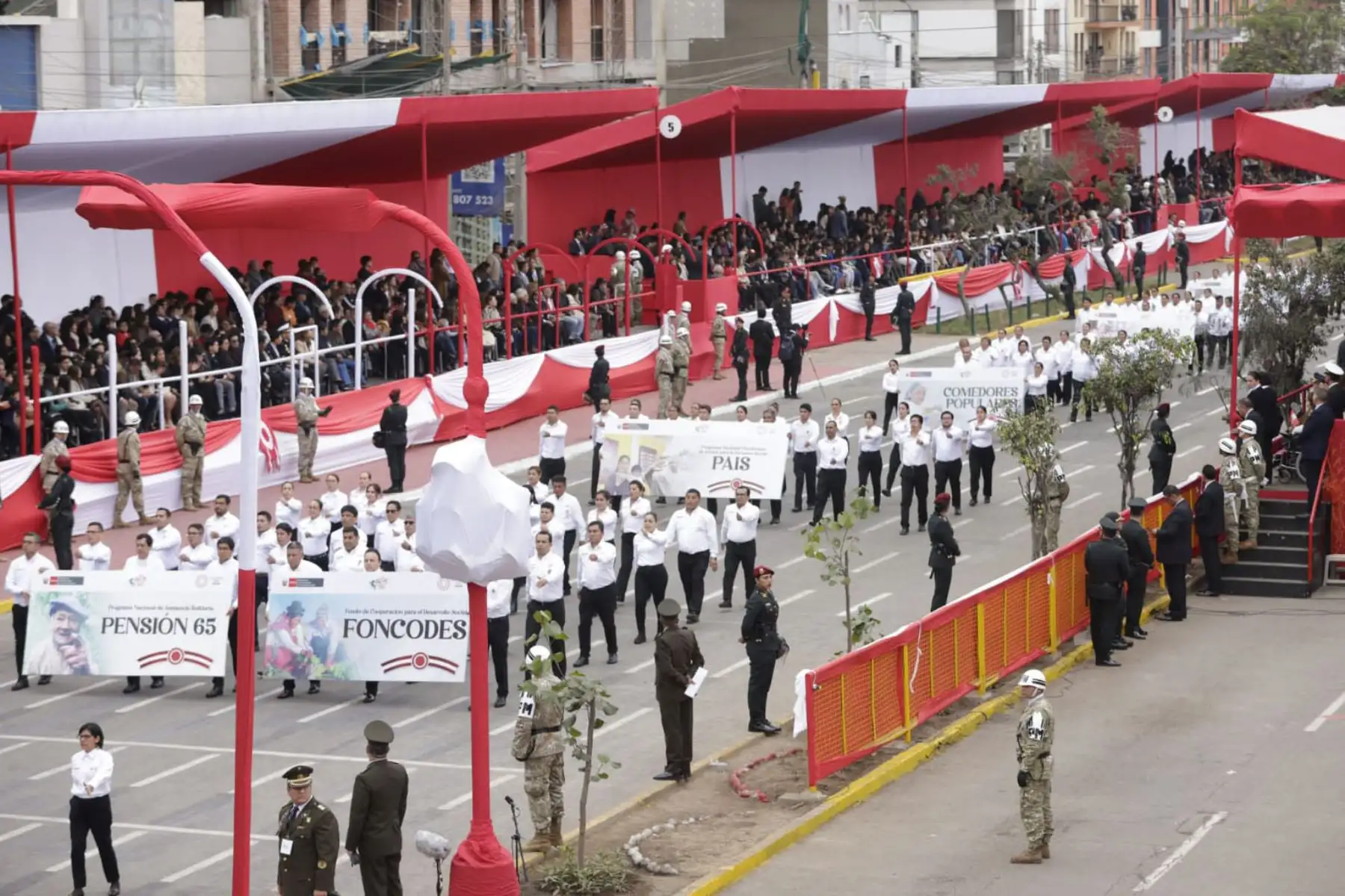 Programas sociales en la Gran Parada y Desfile Cívico Militar 2024 como parte de los actos conmemorativos por el 203° aniversario de la Independencia del Perú.
Foto: ANDINA/ Luis Iparraguirre