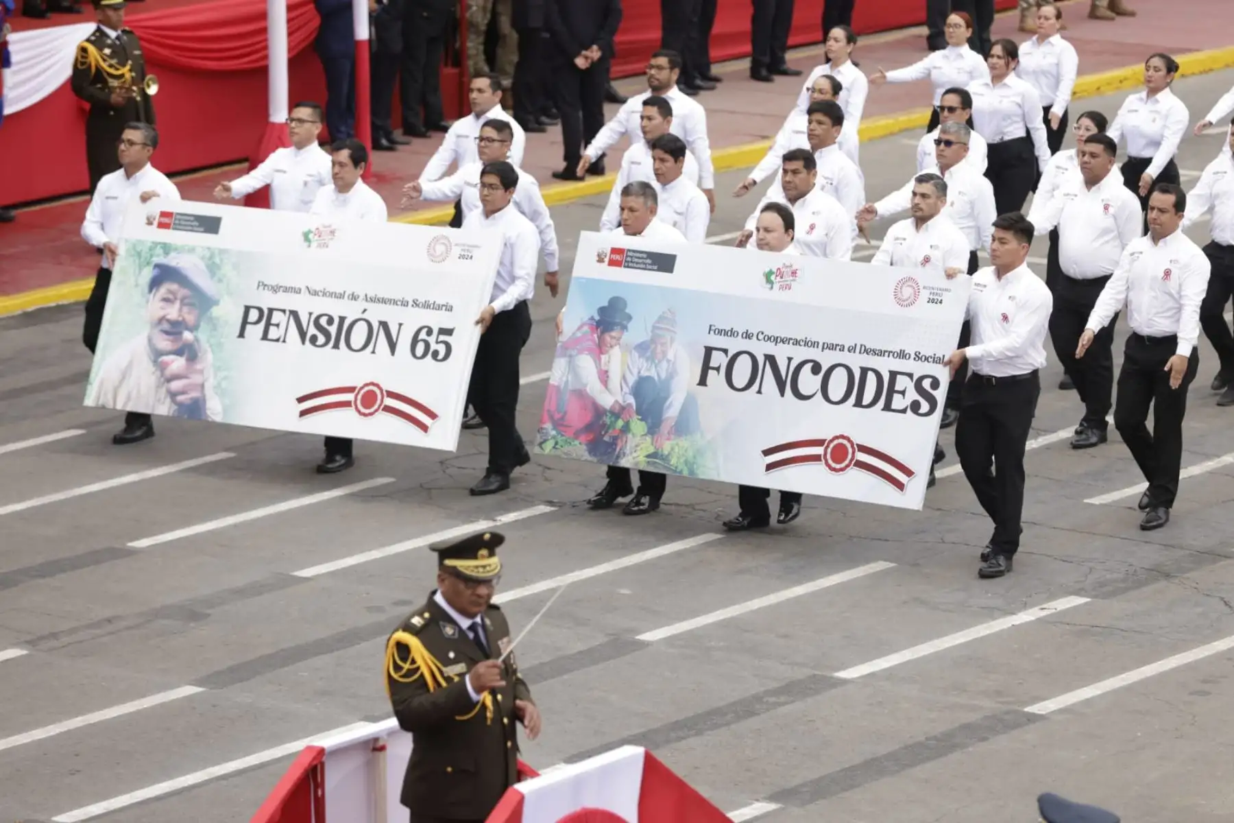 Programas Pensión 65 y  FONCODES  en la Gran Parada y Desfile Cívico Militar 2024 como parte de los actos conmemorativos por el 203° aniversario de la Independencia del Perú.
Foto: ANDINA/ Luis Iparraguirre