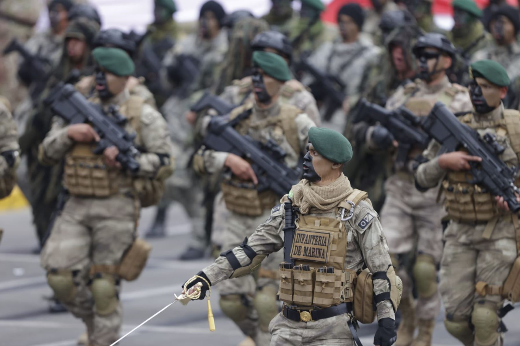 Gran Parada Cívico Militar: la Marina de Guerra emociona al público con su gallardía y paso marcial. Foto: ANDINA/ Luis Iparraguirre