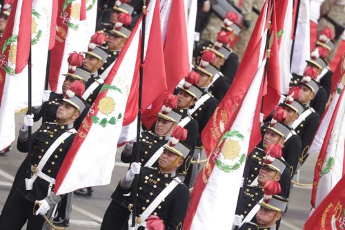 Fiestas Patrias 2024: Ejército del Perú a paso marcial en la Gran Parada y Desfile Cívico Militar