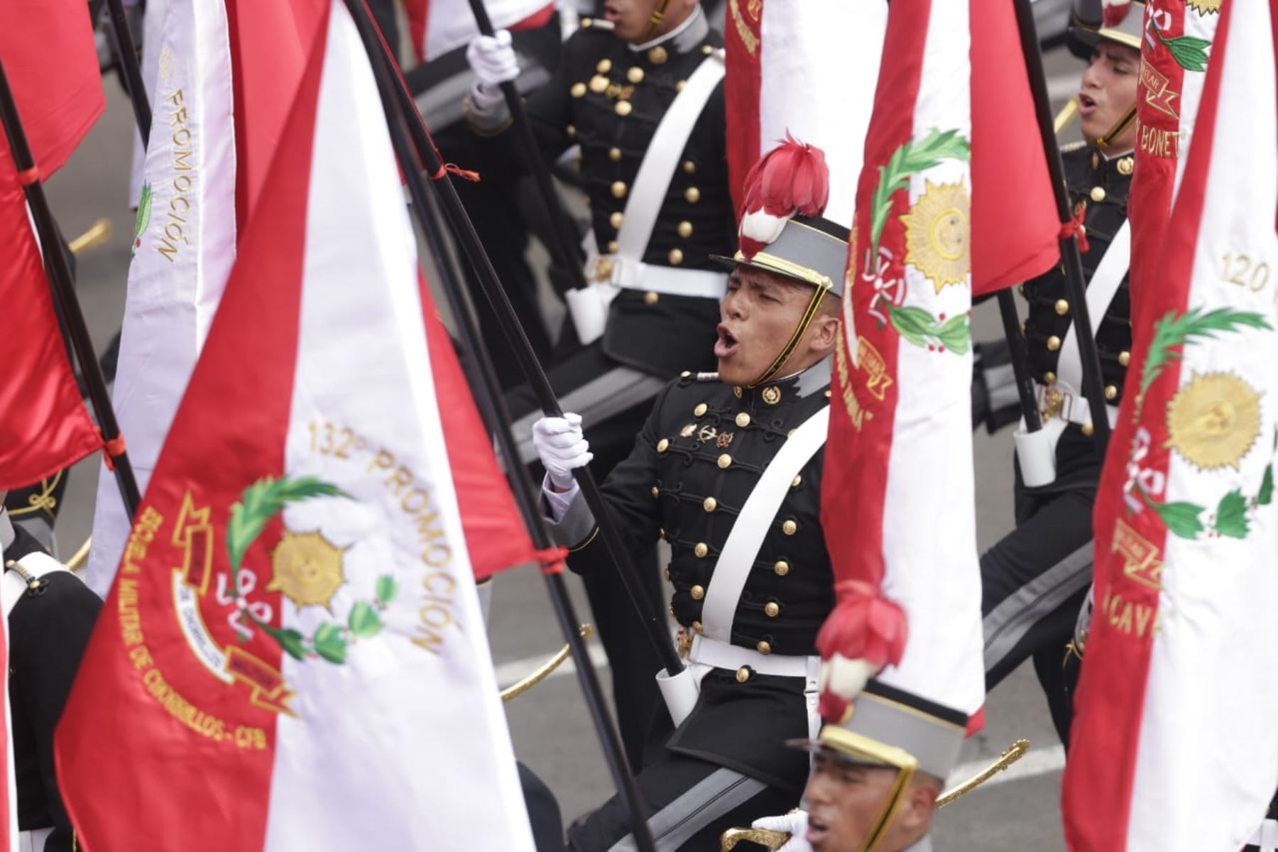 Fiestas Patrias 2024 Ejército del Perú a paso marcial en la Gran