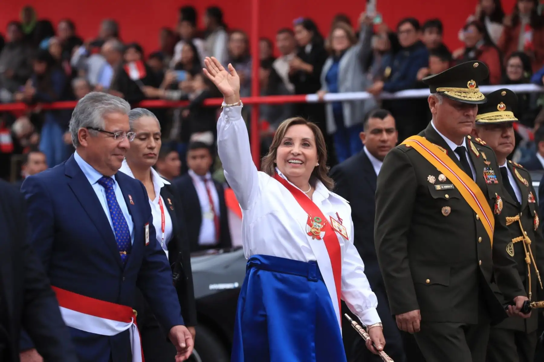 Presidenta de la República, Dina Boluarte se retira tras culminar la Gran Parada y Desfile Cívico Militar. Foto: ANDINA/Prensa Presidencia