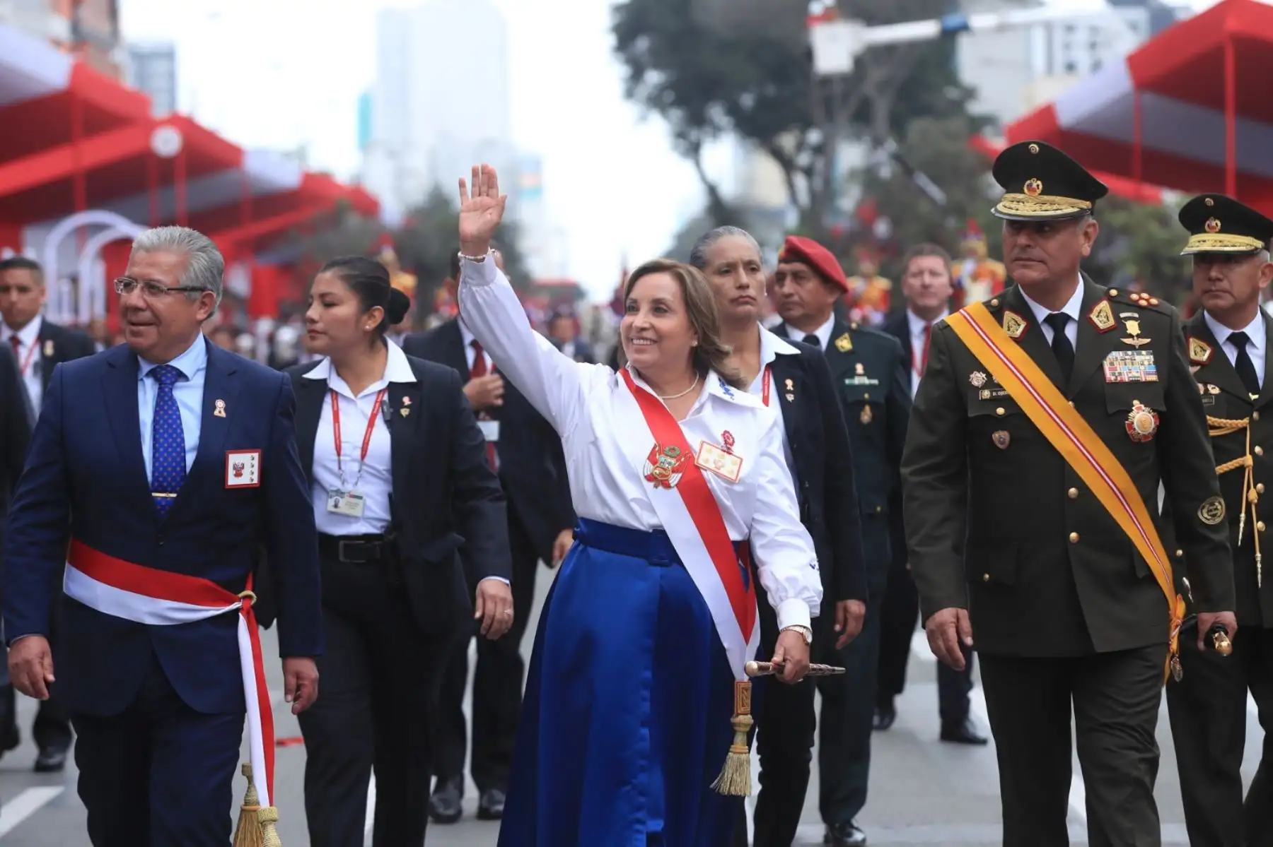 Presidenta de la República, Dina Boluarte se retira tras culminar la Gran Parada y Desfile Cívico Militar. Foto: ANDINA/Prensa Presidencia
