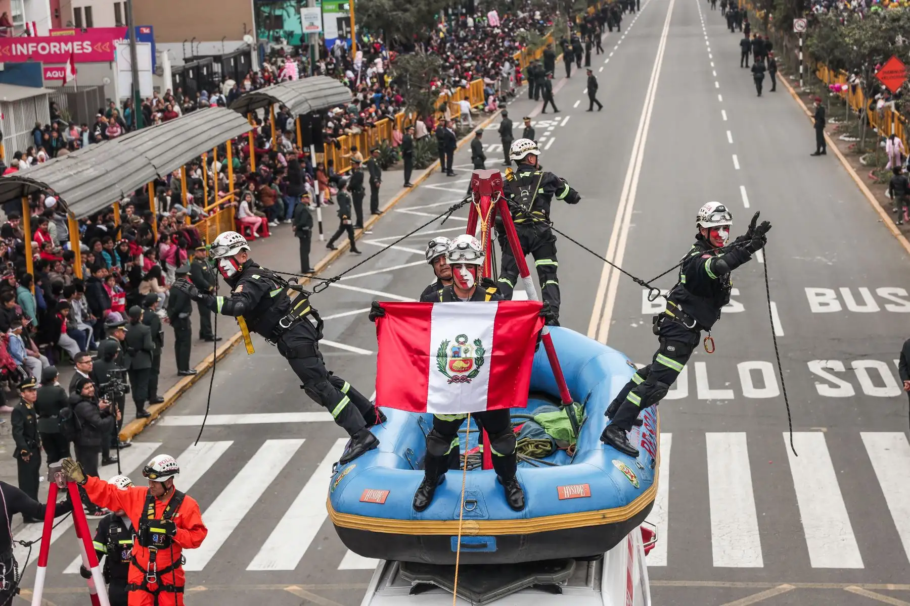 Multitudinaria asistencia a la Gran Parada y Desfile Cívico Militar por Fiestas Patrias 2024. Foto: ANDINA/ Connie Calderon