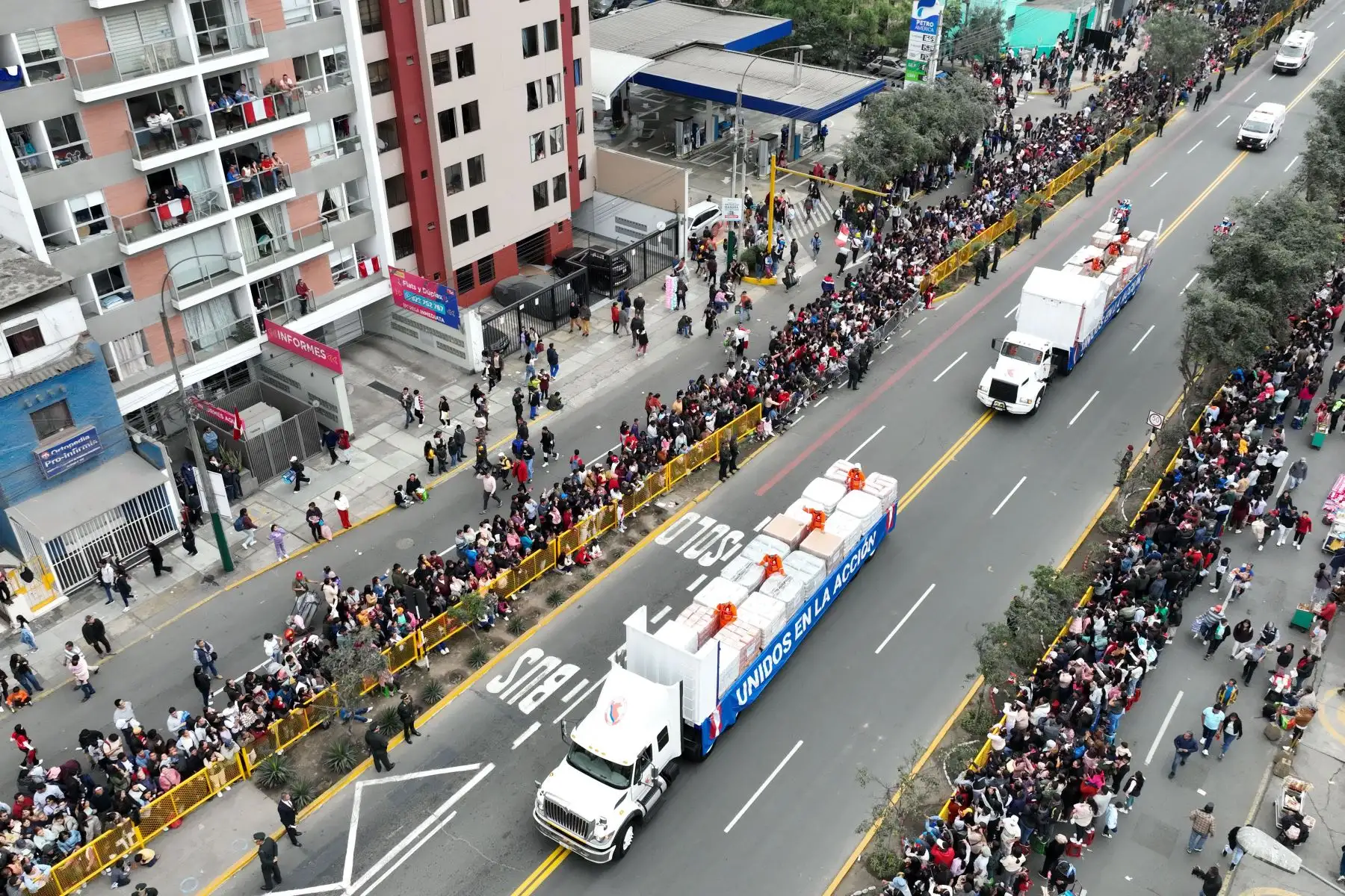 Vehículos militares y de uso civil desfilaron por la avenida Brasil el lunes 29 de julio ante una gran multitud de personas en la Gran Parada y Desfile Cívico Militar por las Fiestas Patrias del Perú. Foto: ANDINA/Daniel Bracamonte