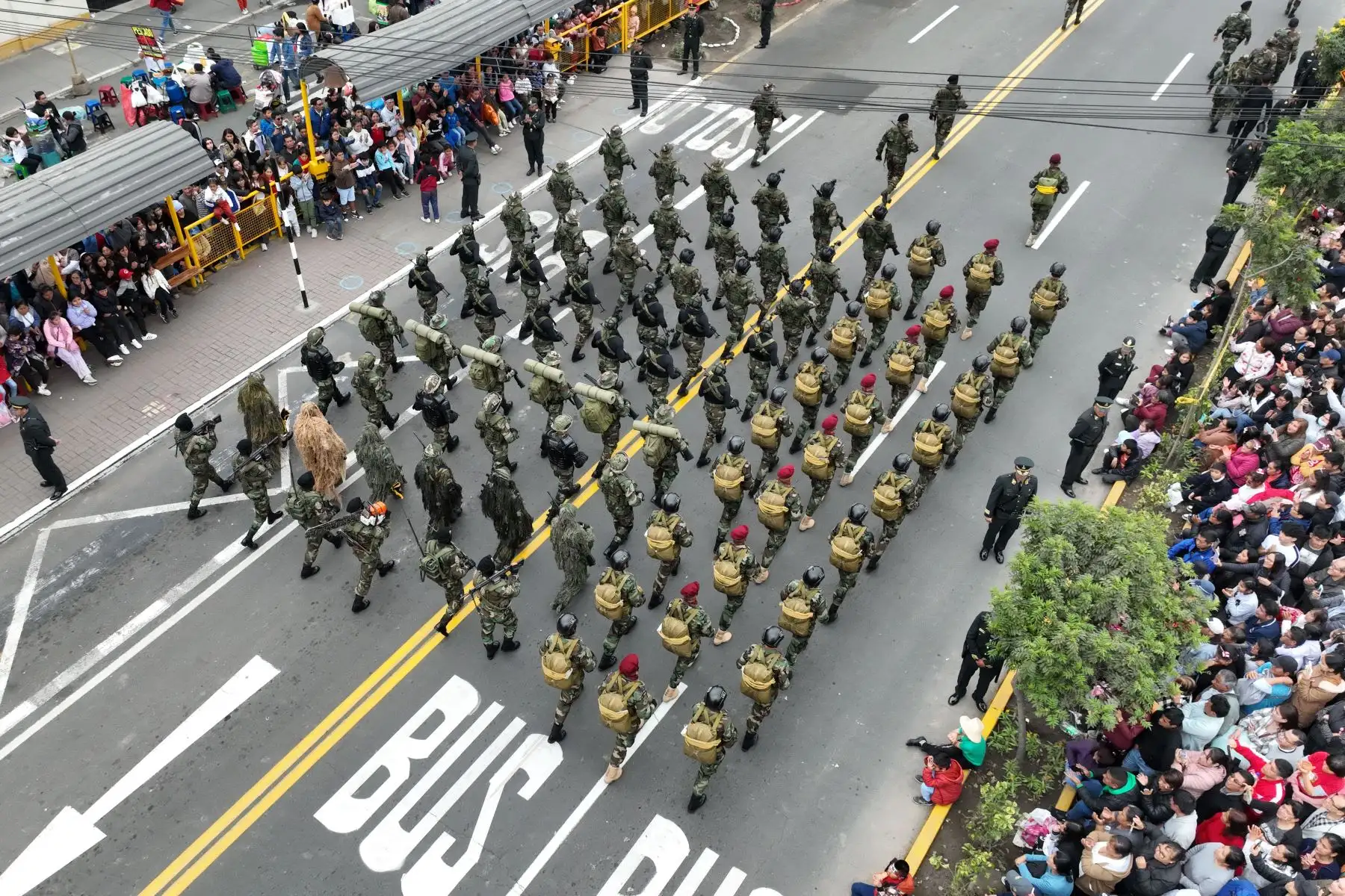 Diversos destacamentos militares y policiales desfilan en la avenida Brasil durante la Gran Parada y Desfile Cívico Militar por las Fiestas Patrias del Perú el lunes 29 de julio. Foto: ANDINA/Daniel Bracamonte