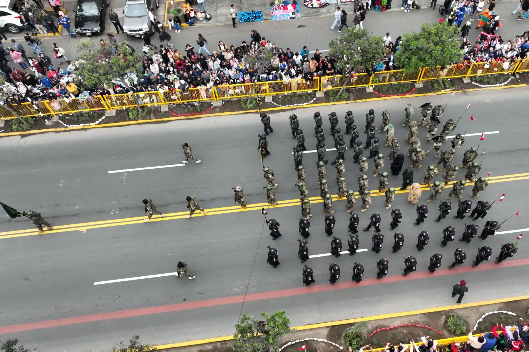 Diversos destacamentos militares y policiales desfilan en la avenida Brasil durante la Gran Parada y Desfile Cívico Militar por las Fiestas Patrias del Perú el lunes 29 de julio. Foto: ANDINA/Daniel Bracamonte