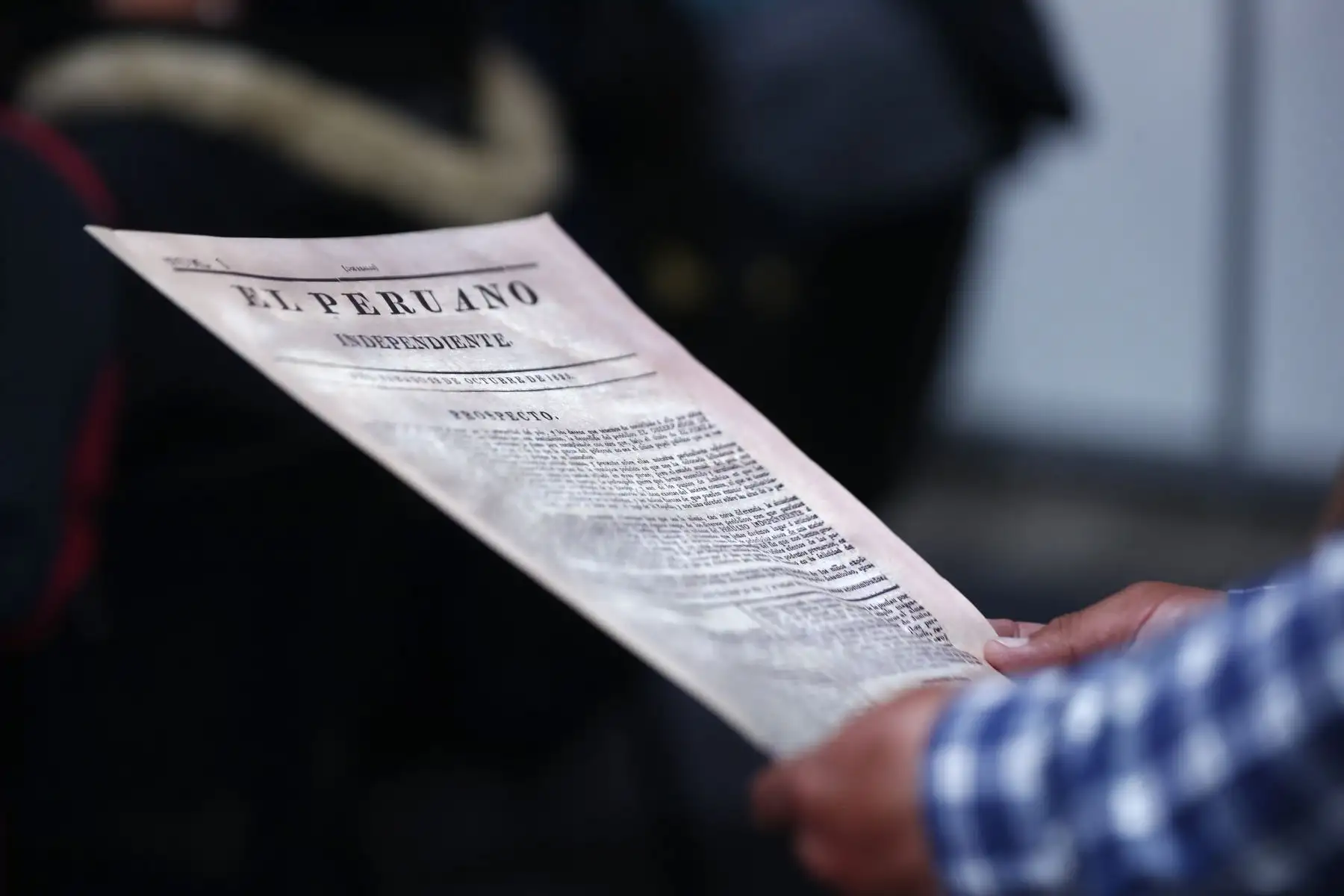 Durante el conversatorio "Diario Oficial El Peruano Rumbo al Bicentenario", realizado en la Feria Internacional del Libro de Lima, se expuso la historia del diario, los servicios informativos que ofrece, y además la labor que realiza para que el público en general conozca mas el primer diario de América.
Foto: ANDINA/Daniel Bracamonte