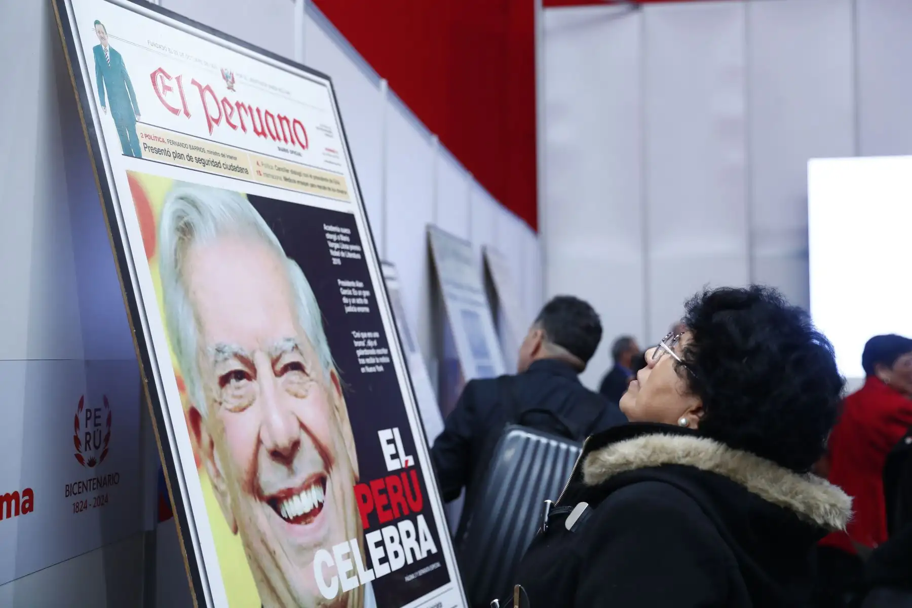 Durante el conversatorio "Diario Oficial El Peruano Rumbo al Bicentenario", realizado en la Feria Internacional del Libro de Lima, se expuso la historia del diario, los servicios informativos que ofrece, y además la labor que realiza para que el público en general conozca mas el primer diario de América.
Foto: ANDINA/Daniel Bracamonte