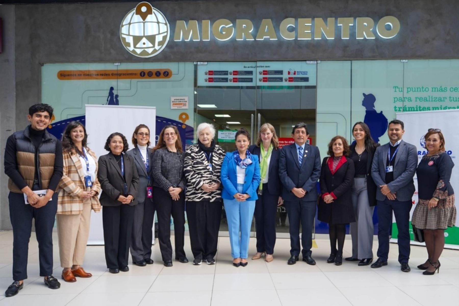 La embajadora de Estados Unidos en Perú, Stephanie Syptak-Ramnath, realizó una visita al migracentro de Puruchuco. Foto: cortesía Cedro.