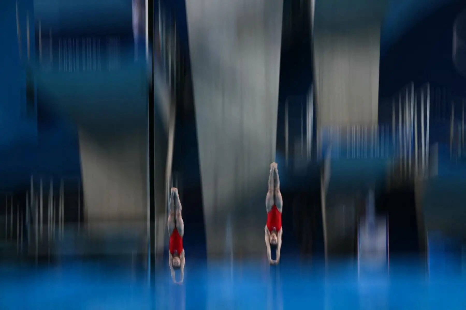 Jo Jin Mi y Kim Mi Rae de Corea del Norte compiten en la final femenina de saltos sincronizados en plataforma de 10 m en los Juegos Olímpicos de París 2024 en el Centro Acuático de Saint-Denis. Foto: AFP