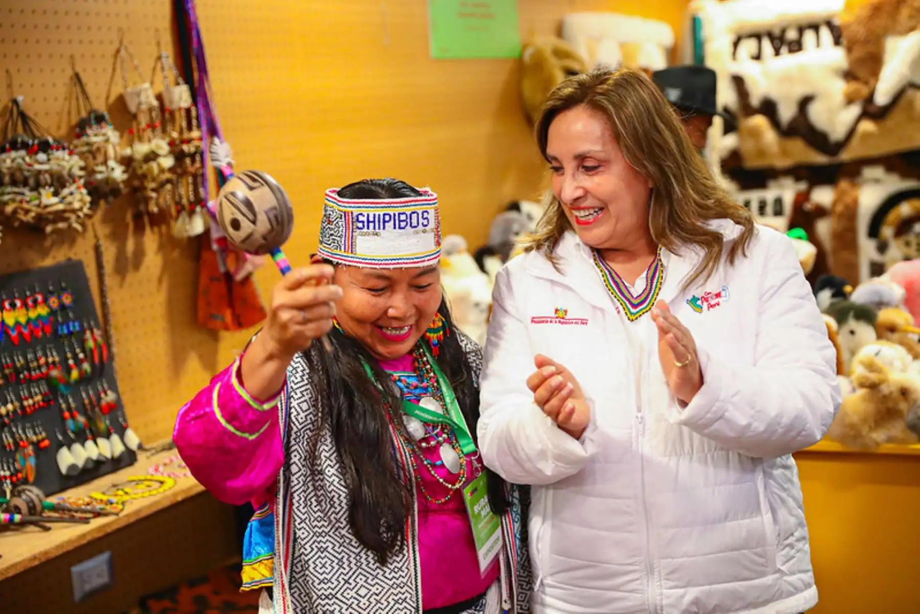Presidenta de la república, Dina Boluarte, participa en la ceremonia de clausura de la exposición venta de artesanía y arte tradicional Ruraq Maki - Antayetachari Akoki. Foto: ANDINA/Prensa Presidencia