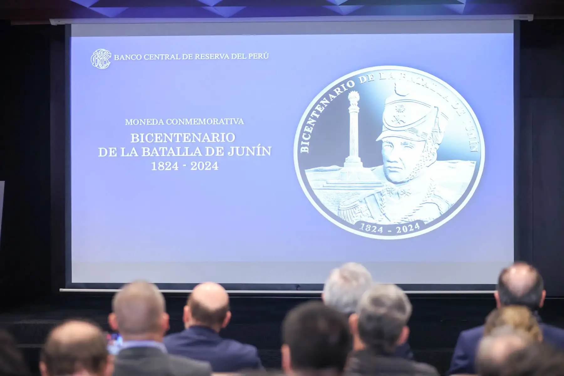 Presentación de la moneda de plata alusiva al bicentenario de la Batalla de Junín.

Foto:ANDINA/ Juan Carlos Guzmán Negrini.