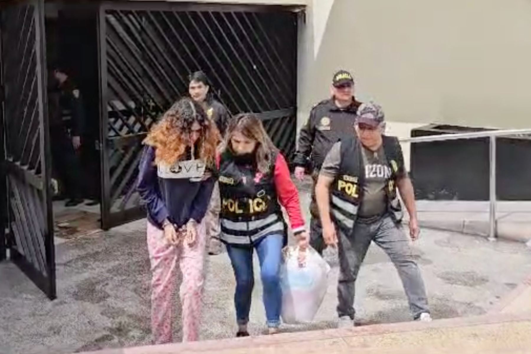 El Poder Judicial dicto prisión preventiva por nueve meses a 35 integrantes de la presunta banda criminal Los Chamos Nueva Generación. Foto: Captura TV