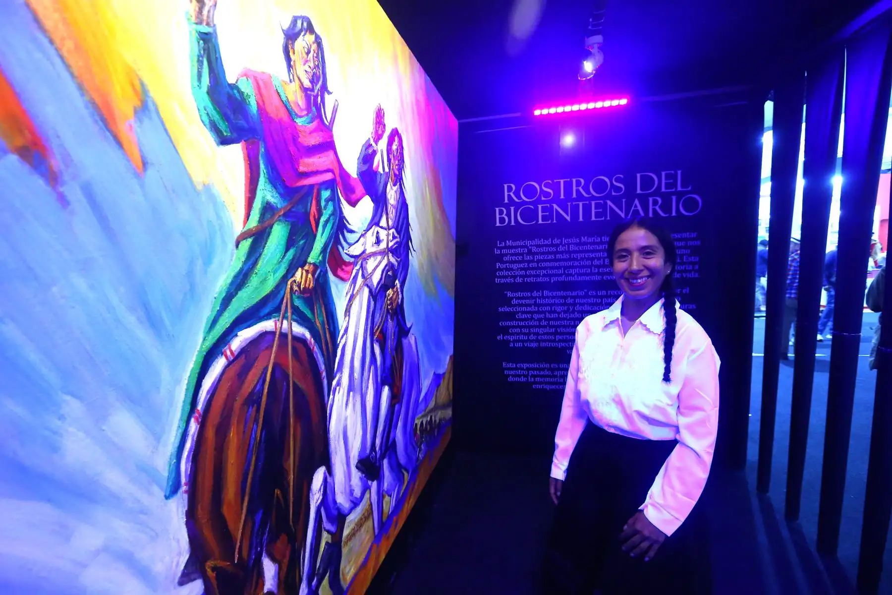 Personajes del Bicentenario muestran y escenifican  la historia  en la Feria Internacional del Libro. En la imagen, María Parado de Bellido como  parte de la instalación que promueve  la Municipalidad de Jesús María en el pabellón denominado " Rostros del Bicentenario " .
Foto: ANDINA/Eddy Ramos