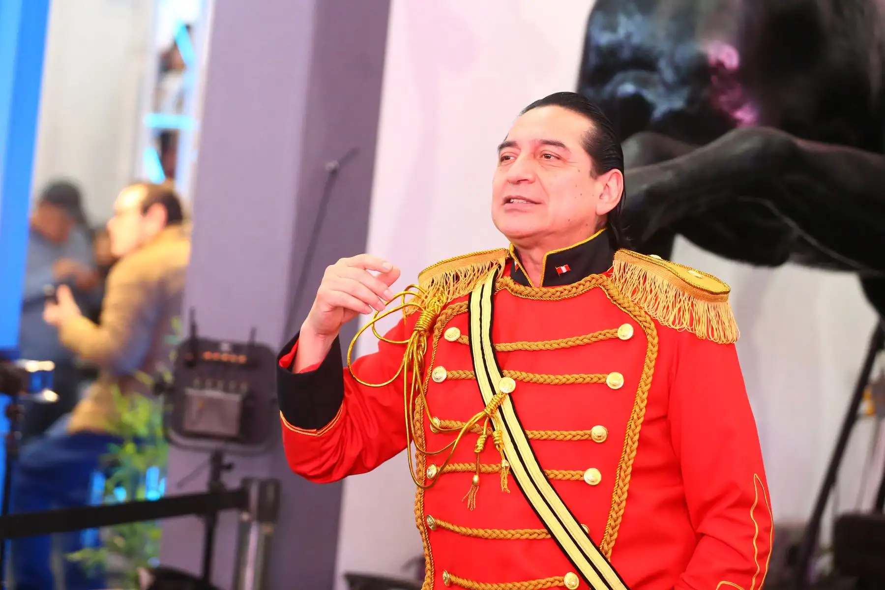 Personajes del Bicentenario muestran y escenifican  la historia  en la Feria Internacional del Libro. En la imagen, el oficial del Ejercito Libertador,  Razuri , quien tuvo un importante papel durante el desarrollo de la Batalla de Junín.
Foto: ANDINA/Eddy Ramos