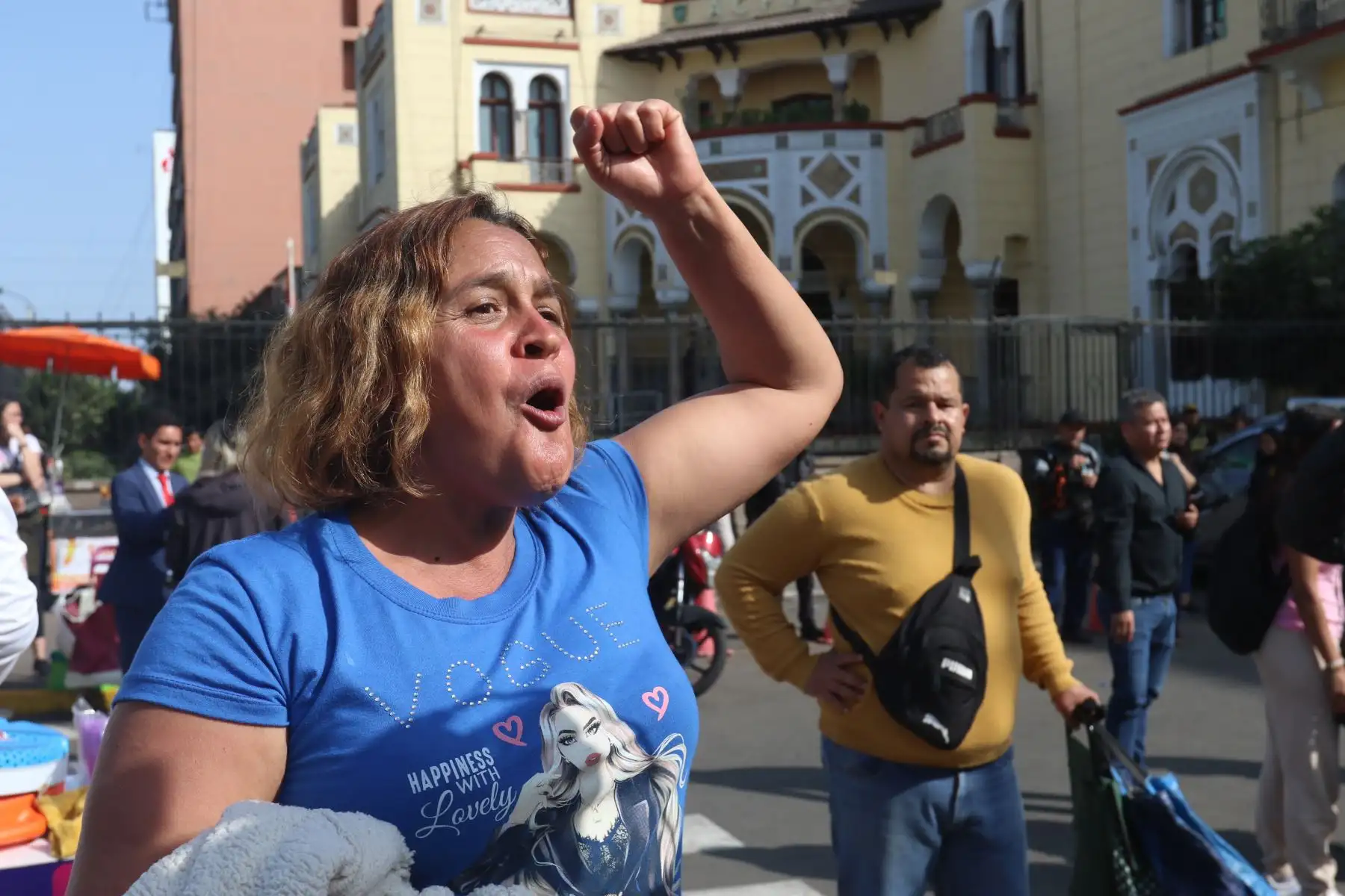 Ciudadanos venezolanos protestan en la embajada de Venezuela en el Peru.FOTO:ANDINA/Hector Vinces.
