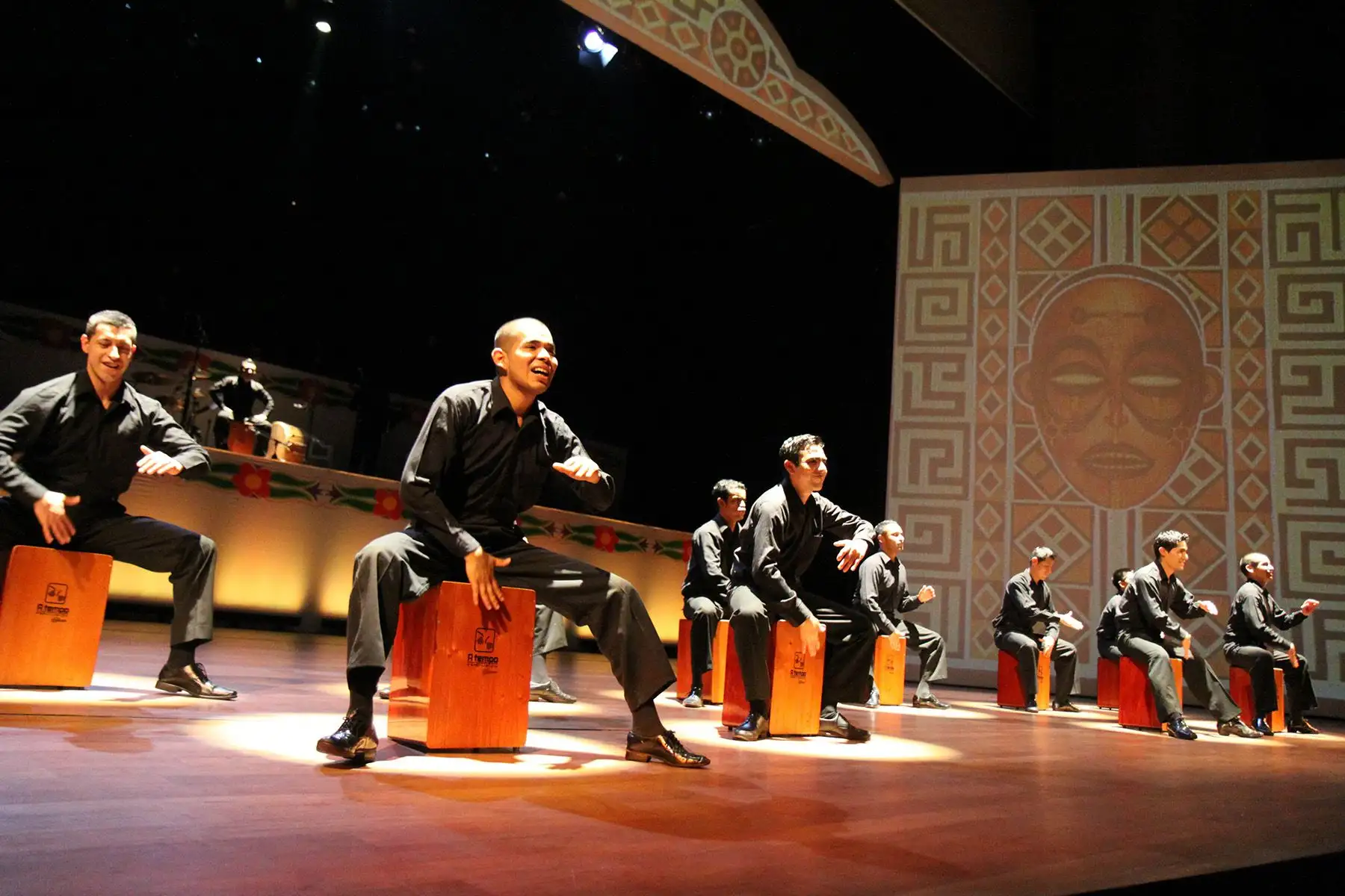 Lima - 8 agosto 2013 / Cajoneros del Elenco Nacional de Folclor en el espectáculo Retablo en el Gran Teatro Nacional. Foto: Andina / Difusión