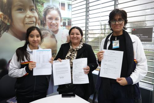 Darien Saravia Torres y Daniela Araujo Barrón participarán en el Foro Internacional Juvenil de Hiroshima invitados por el gobierno de Japón. ANDINA/ Minedu.