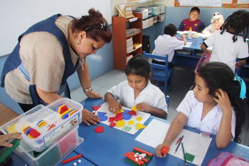 Minedu ofrece 39 puestos laborales con sueldos de hasta S/ 12,500. Foto: Andina