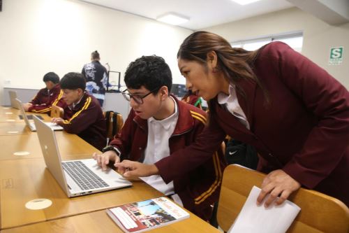 Entregarán un bono de S/ 380 a docentes y auxiliares de educación básica y técnico productiva, tanto nombrados como contratados, a nivel nacional. Foto:ANDINA/Difusión