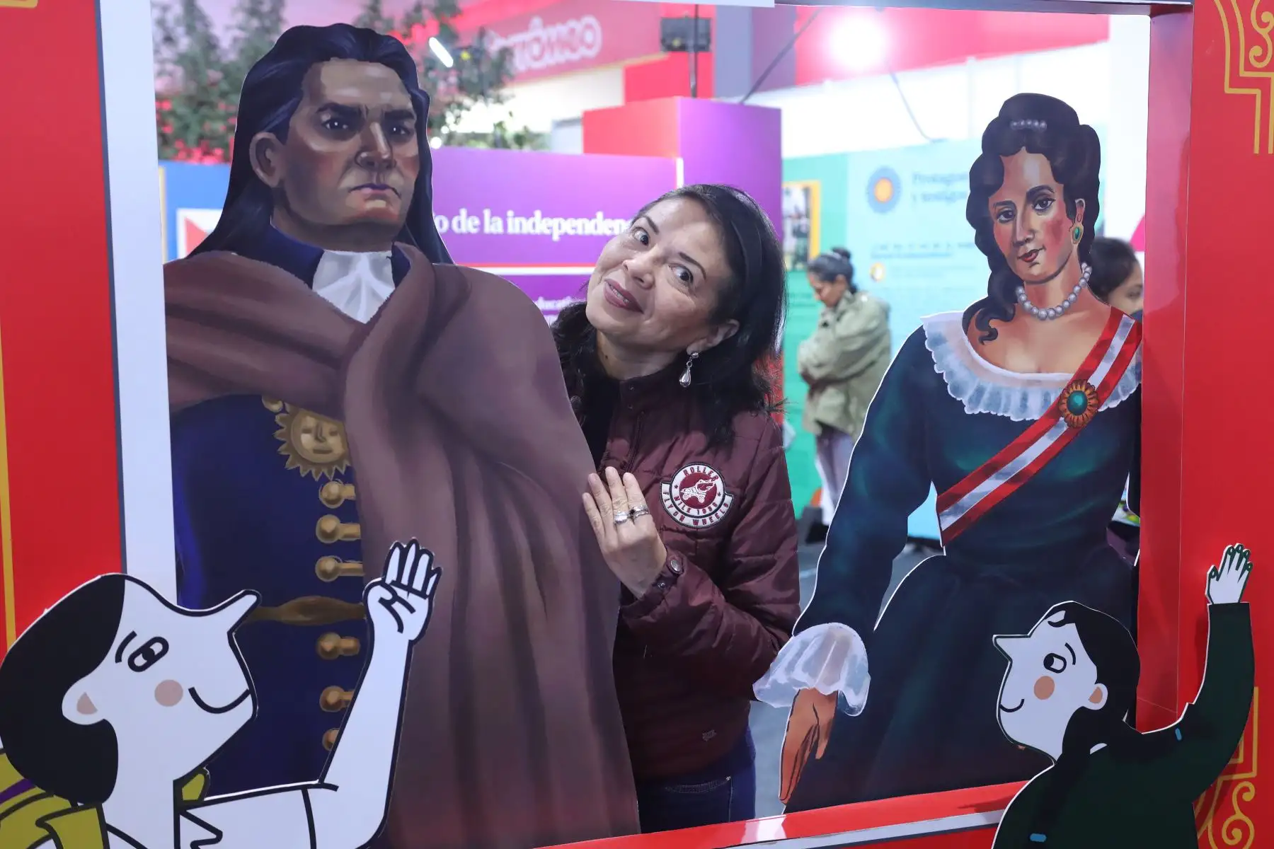 Gran cantidad de visitantes tuvo el último sábado de la Feria Internacional del Libro de Lima.Ofertas en la venta de libros y selfies con personajes populares es lo que primó en esta ocasión.Foto: ANDINA / Lino Chipana.