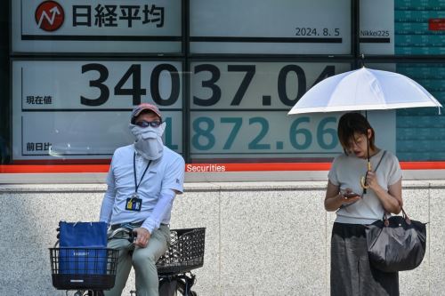 La bolsa de Tokio sufre caída histórica de más de 10%