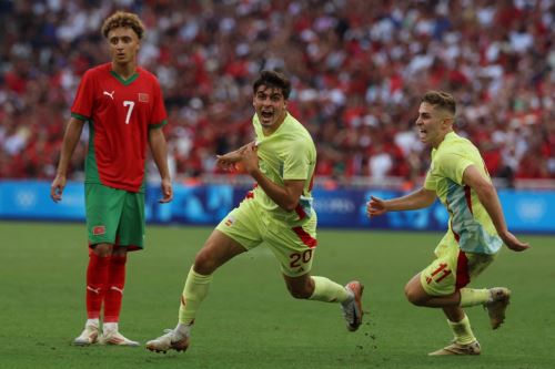 Fermín López celebra su gol que puso a España en la final del fútbol masculino