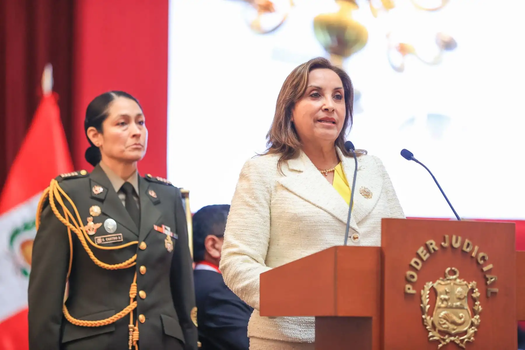 La presidenta de la república, Dina Boluarte, participa en la ceremonia por el Día del Juez. Foto: ANDINA/ Lino Chipana