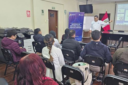 Instituto de Medicina Legal y Universidad de San Marcos brindan curso de especialización a médicos de diferentes regiones del país.