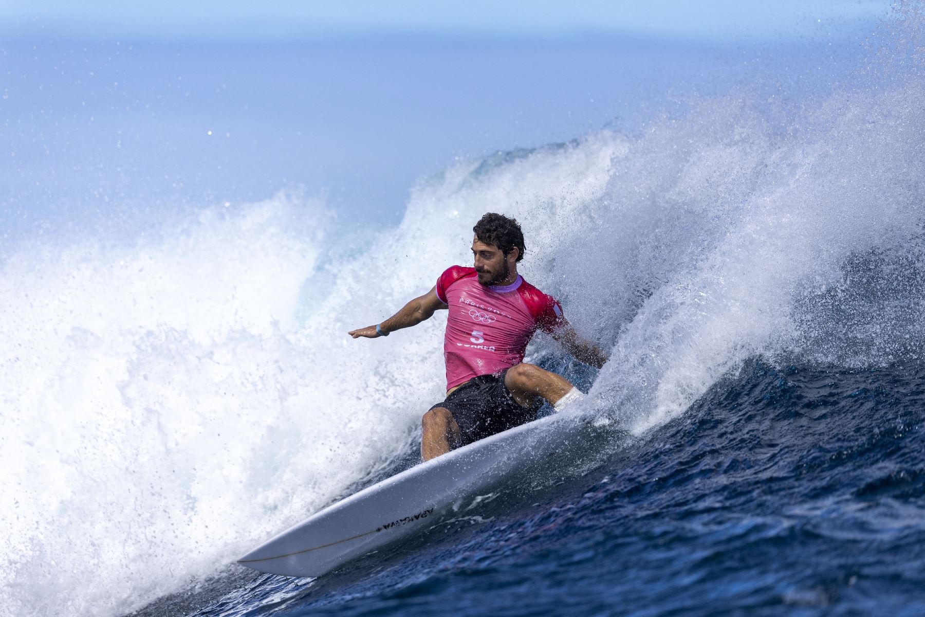 París 2024 surfista peruano Alonso Correa quedó en cuarto lugar y gana