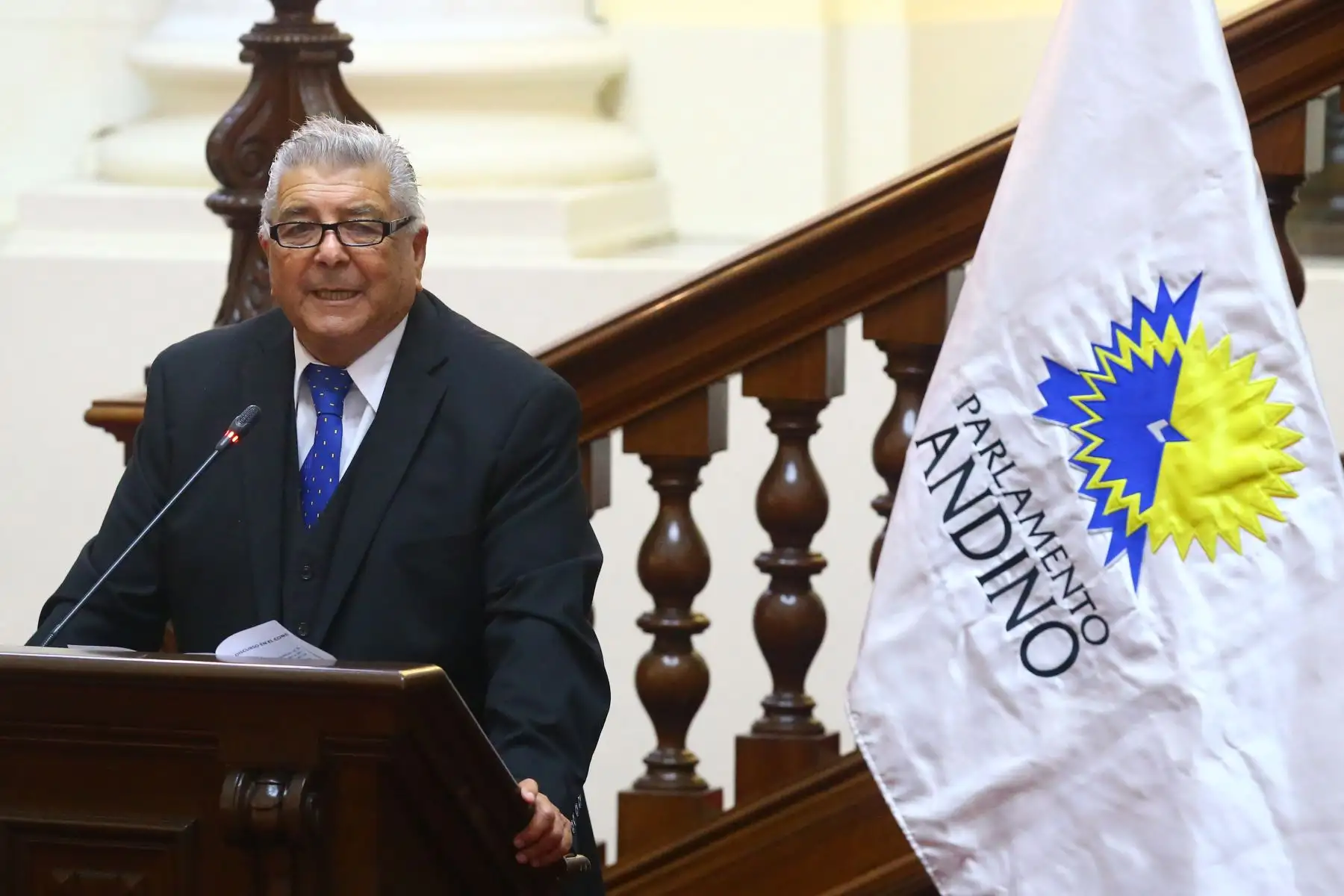El presidente del Parlamento Andino, Dr. Gustavo Pacheco Villar participa en la presentación del libro " Cuando China se encuentra con el Perú, de Kexin Meng y a la condecoración del empresario Juan Barreto Boggio que impulsa el proyecto turístico cultural Castillo de Chancay.
Foto: ANDINA/Eddy Ramos