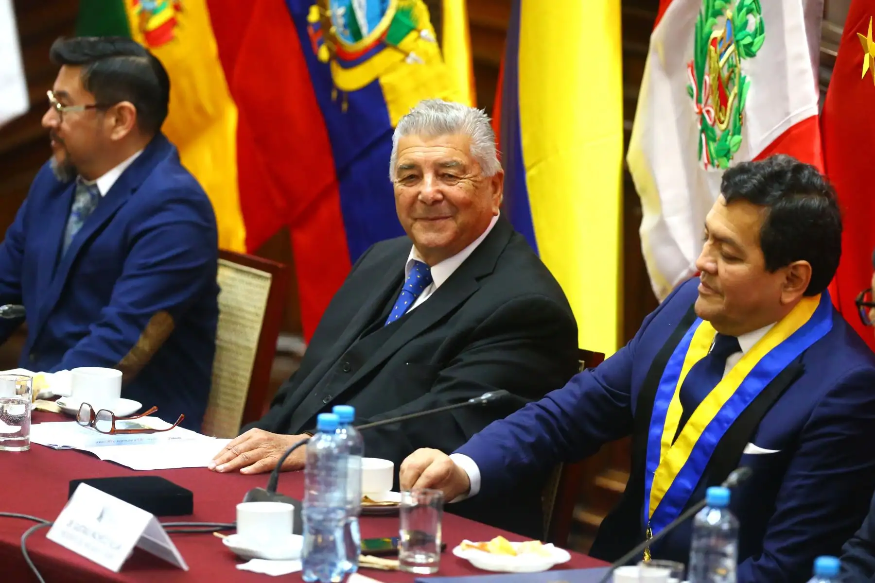 El presidente del Parlamento Andino, Dr. Gustavo Pacheco Villar participa en la presentación del libro " Cuando China se encuentra con el Perú, de Kexin Meng y a la condecoración del empresario Juan Barreto Boggio que impulsa el proyecto turístico cultural Castillo de Chancay.
Foto: ANDINA/Eddy Ramos