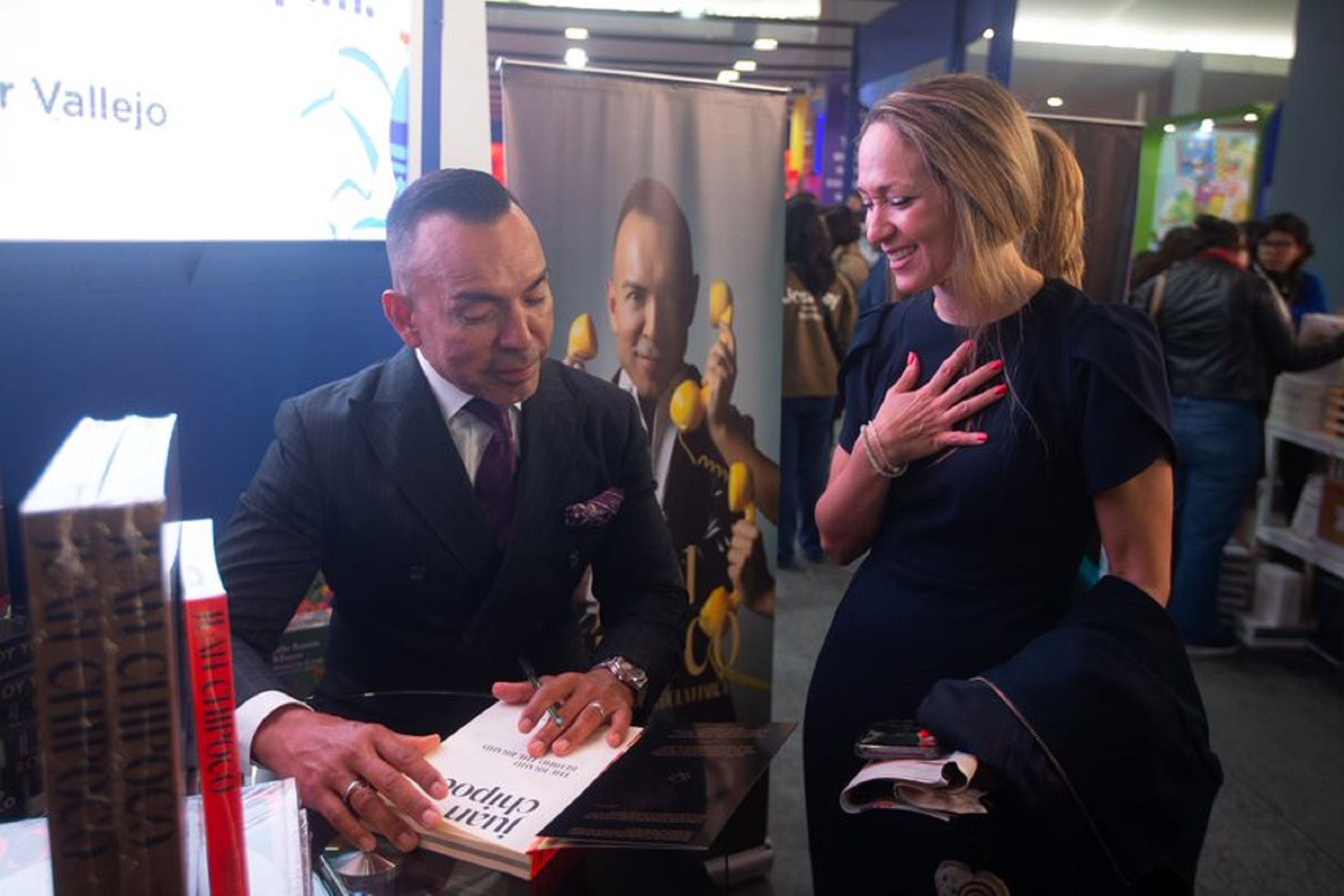 Juan Chipoco presentó su libro “Juan Chipoco: La Marca Detrás de la Marca” en la Feria Internacional del Libro de Lima 2024.