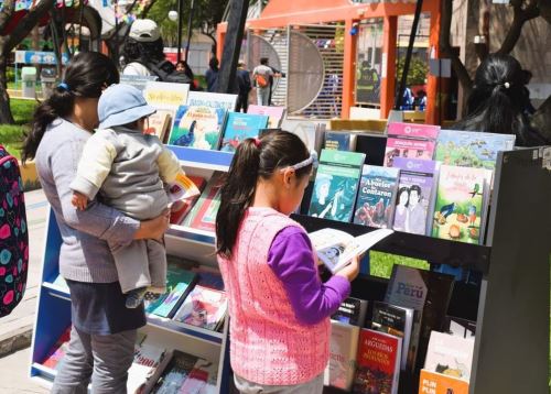 Iniciativa Perú Lee Tacna organizará charlas, conversatorios, obras de teatro, funciones de cine y otras actividades para promover la lectura en esta región. ANDINA/Difusión