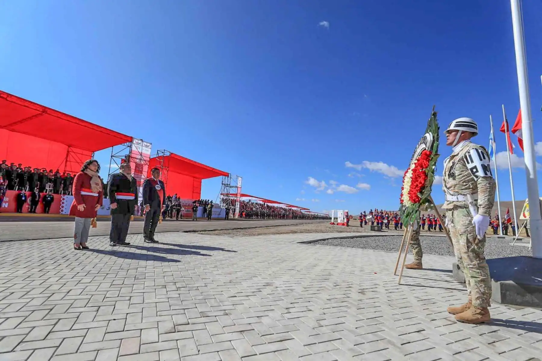 El presidente del Consejo de Ministros, Gustavo Adrianzén, lidera la ceremonia por bicentenario de la batalla de Junín, gesta heroica determinante en el camino para consolidar la independencia del Perú. Foto: PCM