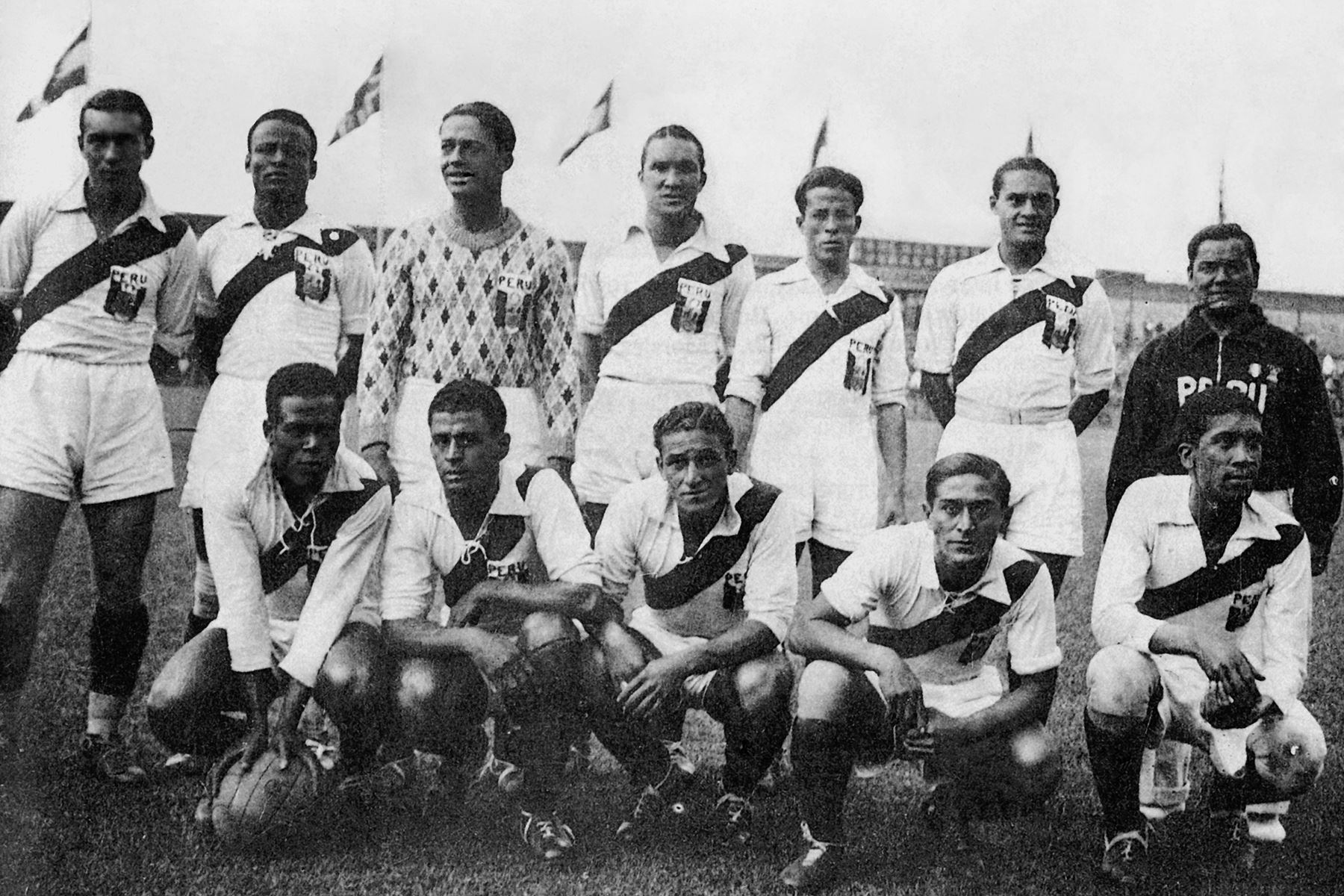 Teodoro "Lolo" Fernández", ídolo de Universitario de Deportes, en la selección peruana de fútbol que participó en las Olimpiadas de Berlín 1936.