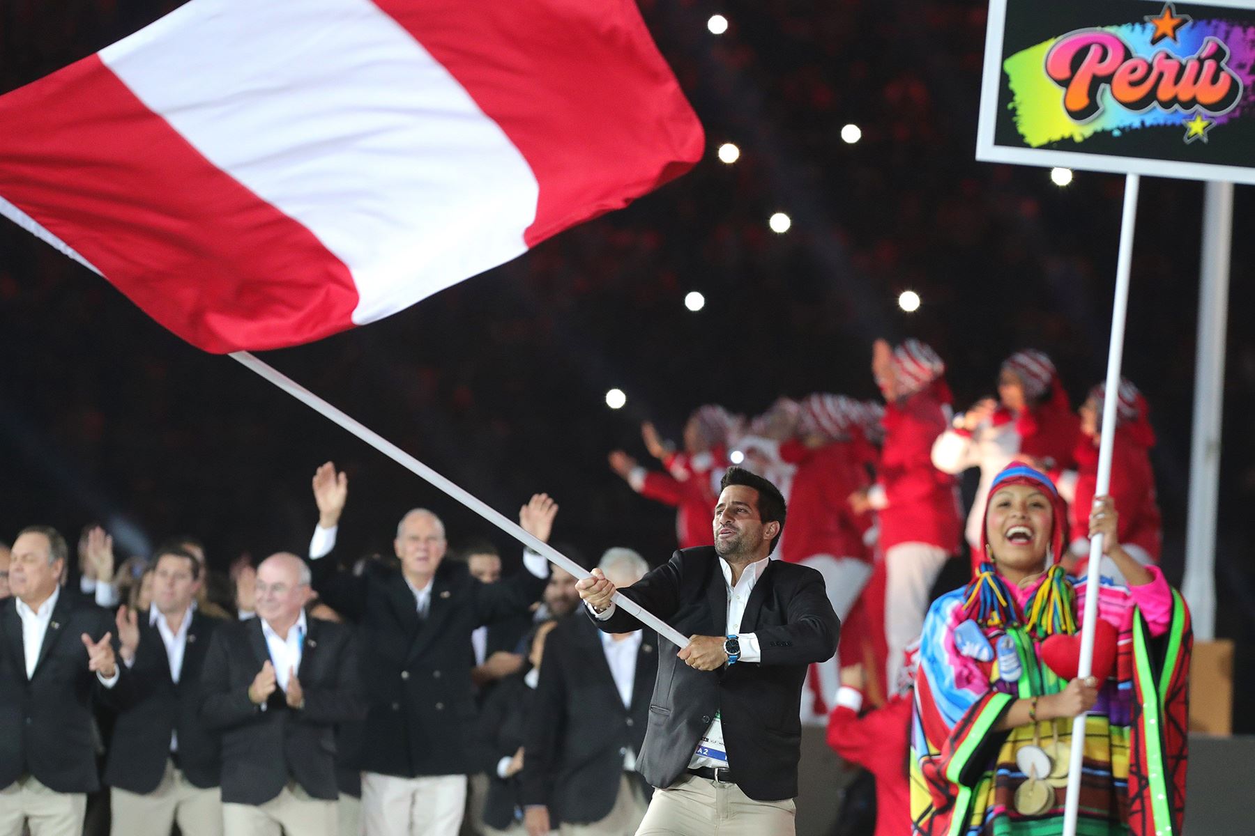 Lima - 26 julio 2019 / Stefano Peschiera lidera la delegación del Perú en la ceremonia de inauguración de los Juegos Panamericanos Lima 2019 en el estadio Nacional. Foto: EFE