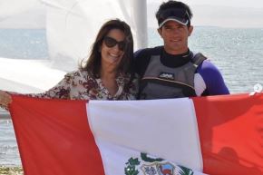 María Elena Loret de Mola y toda su familia acompañó al velerista en Marsella, donde se desarrolló la competencia olímpica. Foto: INTERNET/Medios