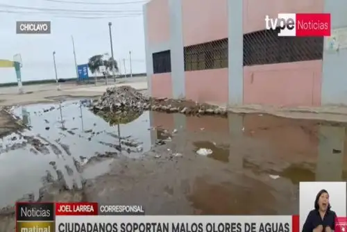 Chiclayo: denuncian inundación de aguas servidas alrededor de colegio en La Unión.